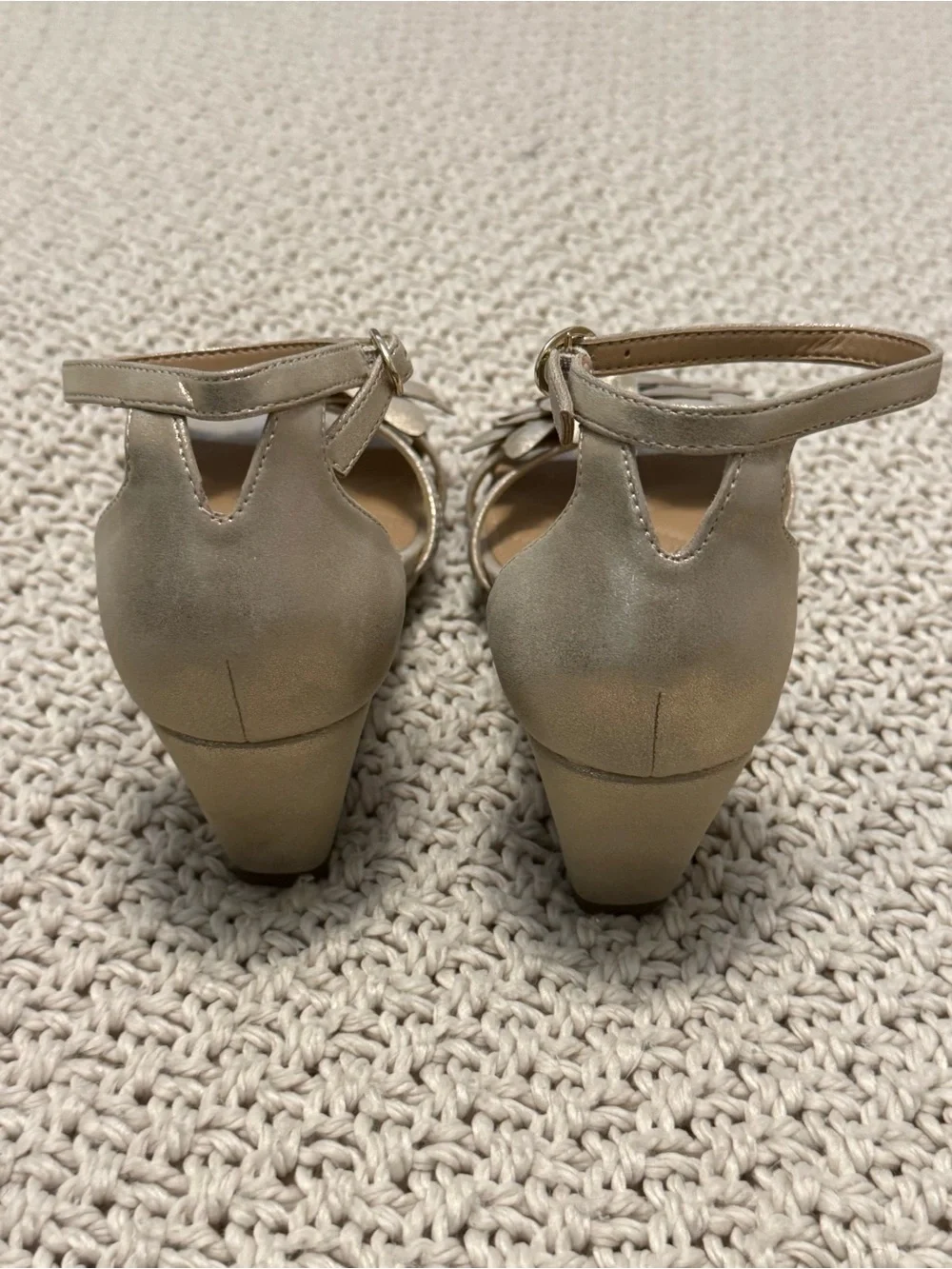 Kelly & Katie Silvery Gold Floral Ankle NWOB-Strap Wedge Sandals Size 6